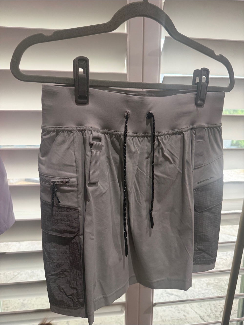 lululemon athletica gray hybrid skirt with utility pockets